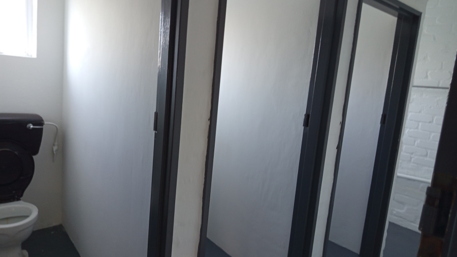 To Let Commercial Property for Rent in Maitland Western Cape